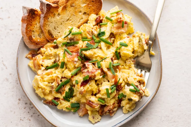 Scrambled eggs with bacon